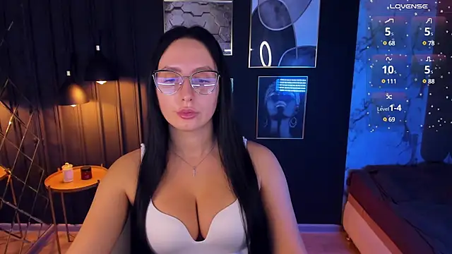 Snapshot of Christy_Calypso chatting on December 5, 2:31 am Christy Calypso online show from December 5, 2:31 am