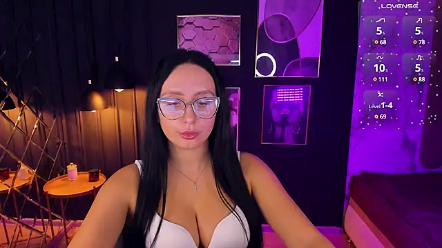 Snapshot of Christy_Calypso chatting on December 10, 2:05 am Christy Calypso online show from December 10, 2:05 am