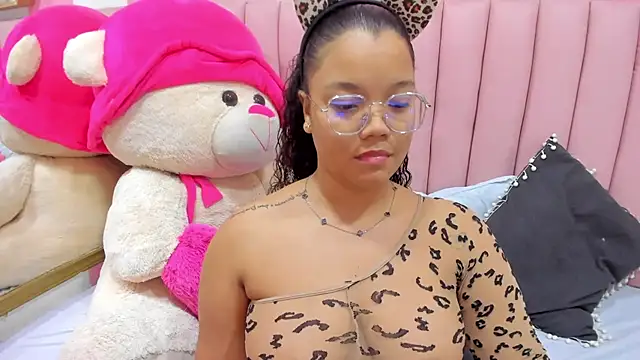 ISABELLA 020 online show from November 8, 2:28 pm