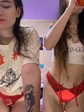 Snapshot of Heart_Ass chatting on December 15, 4:18 am Heart Ass online show from December 15, 4:18 am