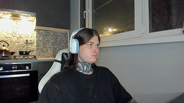 Snapshot of _torfin_ chatting on December 1, 11:36 pm torfin online show from December 1, 11:36 pm