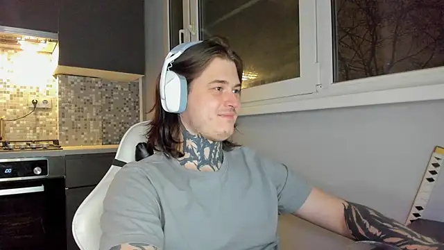 Snapshot of _torfin_ chatting on December 5, 8:44 pm torfin online show from December 5, 8:44 pm