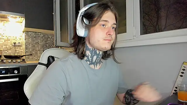 Snapshot of _torfin_ chatting on December 5, 11:51 pm torfin online show from December 5, 11:51 pm