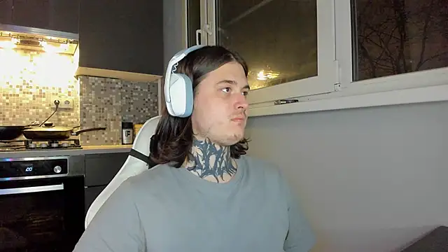 Snapshot of _torfin_ chatting on December 8, 9:19 pm torfin online show from December 8, 9:19 pm