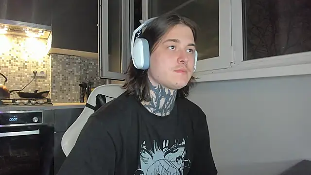 Snapshot of _torfin_ chatting on December 11, 1:58 am torfin online show from December 11, 1:58 am