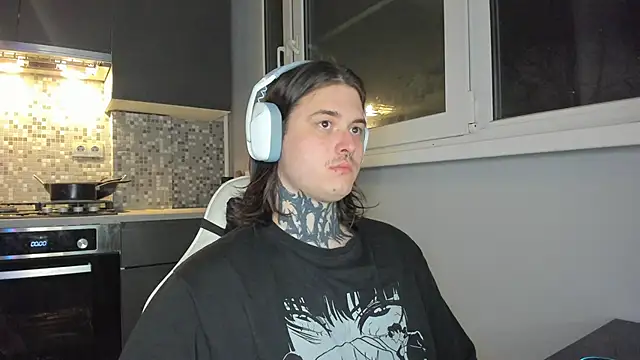 Snapshot of _torfin_ chatting on December 12, 11:25 pm torfin online show from December 12, 11:25 pm