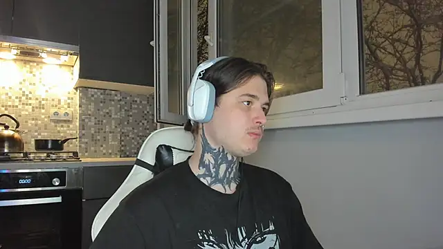 Snapshot of _torfin_ chatting on December 15, 8:25 pm torfin online show from December 15, 8:25 pm