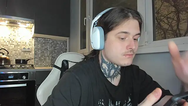 Snapshot of _torfin_ chatting on December 15, 11:31 pm torfin online show from December 15, 11:31 pm