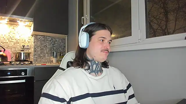 Snapshot of _torfin_ chatting on January 7, 9:14 pm torfin online show from January 7, 9:14 pm