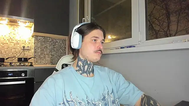 Snapshot of _torfin_ chatting on January 9, 8:01 pm torfin online show from January 9, 8:01 pm