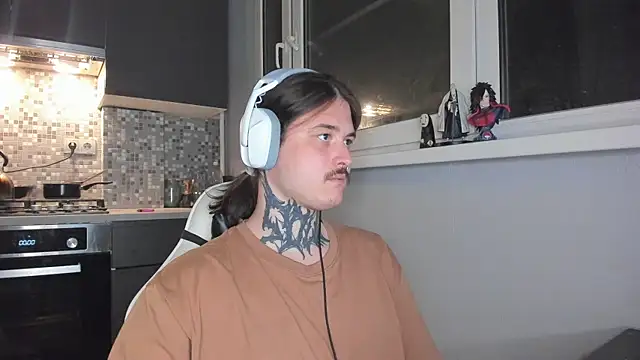 Snapshot of _torfin_ chatting on February 14, 6:51 pm torfin online show from February 14, 6:51 pm