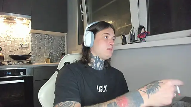 Snapshot of _torfin_ chatting on February 20, 5:51 pm torfin online show from February 20, 5:51 pm