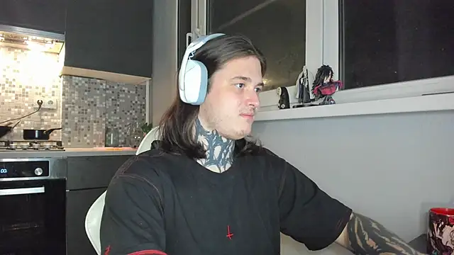 Snapshot of _torfin_ chatting on March 4, 11:43 pm torfin online show from March 4, 11:43 pm