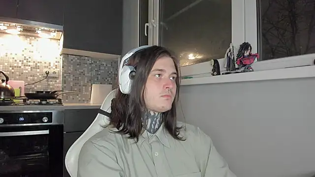 Snapshot of _torfin_ chatting on March 15, 10:55 pm torfin online show from March 15, 10:55 pm