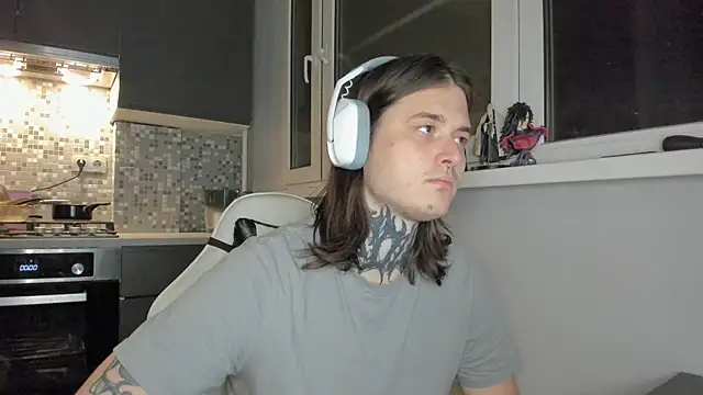 Snapshot of _torfin_ chatting on March 17, 1:24 am torfin online show from March 17, 1:24 am