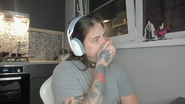 Snapshot of _torfin_ chatting on March 18, 11:09 pm torfin online show from March 18, 11:09 pm