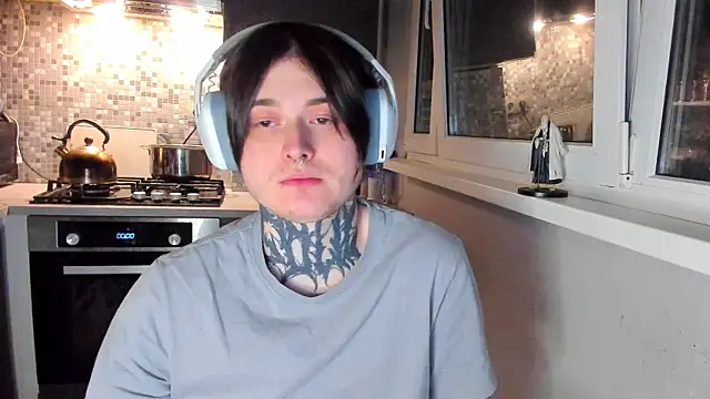 Snapshot of _torfin_ chatting on February 12, 9:32 pm torfin online show from February 12, 9:32 pm