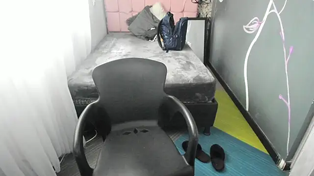 EmmaaEvans  online show from January 25, 5:40 pm