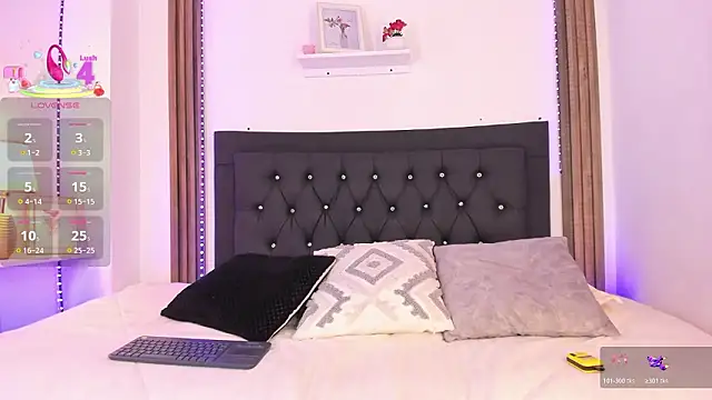 coralsmith11 online show from March 15, 6:03 pm