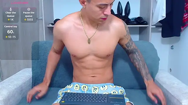 Tristan-bm online show from October 18, 2:07 pm