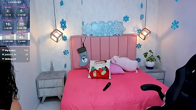 Snapshot of chelsyquinn chatting on December 23, 7:28 am chelsyquinn online show from December 23, 7:28 am