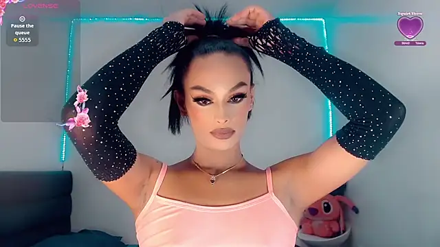 Snapshot of _Riannagarcia_ chatting on October 8, 3:04 am Riannagarcia online show from October 8, 3:04 am