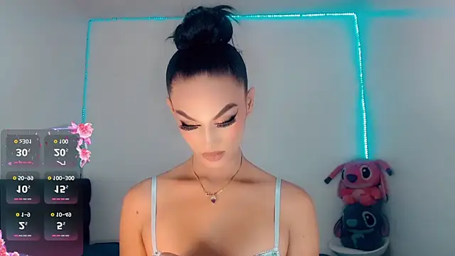 Snapshot of _Riannagarcia_ chatting on October 10, 3:16 am Riannagarcia online show from October 10, 3:16 am