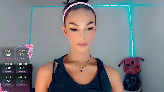 Snapshot of _Riannagarcia_ chatting on October 11, 3:17 am Riannagarcia online show from October 11, 3:17 am