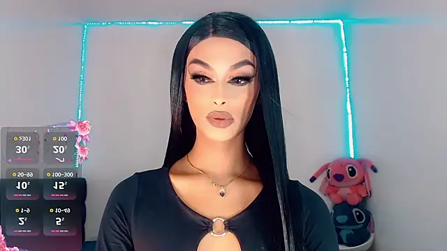 Snapshot of _Riannagarcia_ chatting on October 12, 3:16 am Riannagarcia online show from October 12, 3:16 am