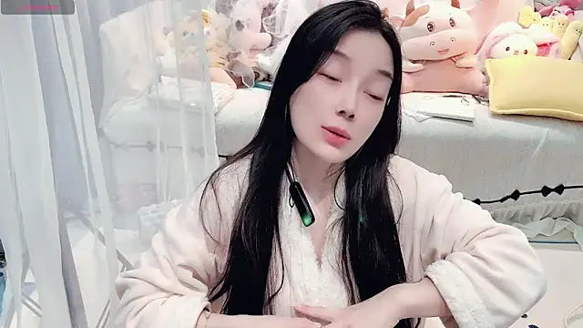 AKiKi711 online show from March 26, 5:07 pm