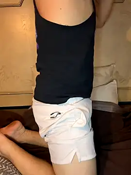 Snapshot of whitehammer94u chatting on October 8, 11:24 pm whitehammer94u online show from October 8, 11:24 pm