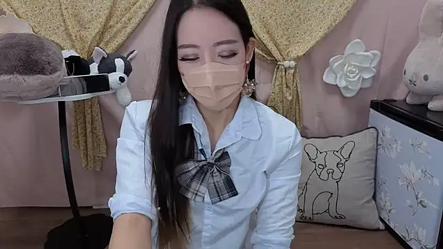 Snapshot of Ema_japanese chatting on December 12, 11:25 pm Ema japanese online show from December 12, 11:25 pm