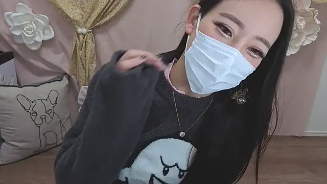 Snapshot of Ema_japanese chatting on February 12, 11:09 pm Ema japanese online show from February 12, 11:09 pm