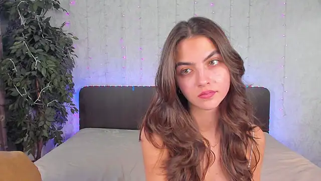 Milana Crystal  online show from December 9, 8:11 am