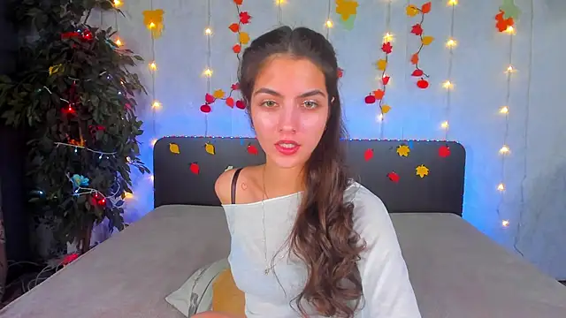 Milana Crystal  online show from November 25, 1:55 pm