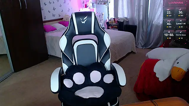 Snapshot of Sidney_blush chatting on March 28, 6:57 am Sidney blush online show from March 28, 6:57 am