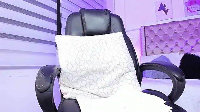 Snapshot of Danna_Ramiirez chatting on December 24, 12:00 am Danna Ramiirez online show from December 24, 12:00 am