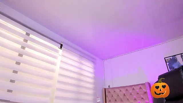 Danna Ramiirez online show from October 11, 6:50 pm