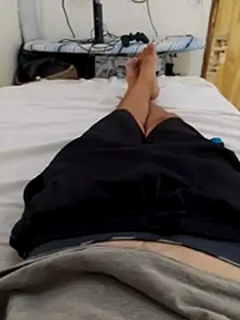 Snapshot of Adee21e chatting on February 4, 1:44 am Adee21e online show from February 4, 1:44 am