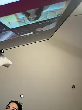 Snapshot of Kylie2211 chatting on February 26, 11:09 am Kylie2211 online show from February 26, 11:09 am