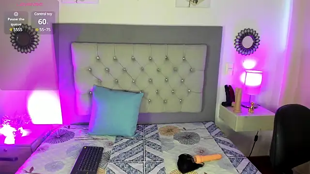 Snapshot of Kylie2211 chatting on March 19, 11:17 am Kylie2211 online show from March 19, 11:17 am