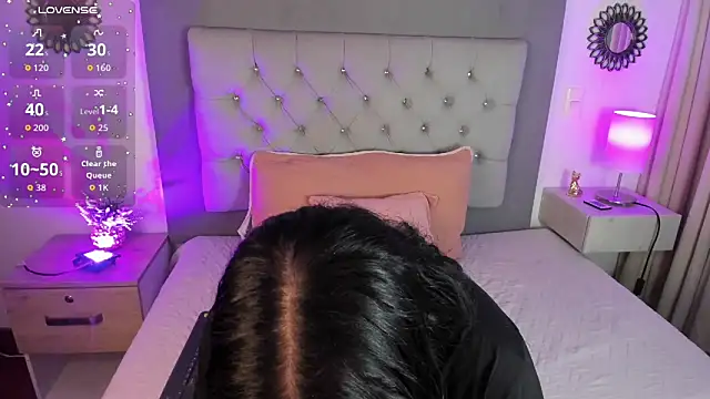 Snapshot of Kylie2211 chatting on September 15, 2:11 am Kylie2211 online show from September 15, 2:11 am