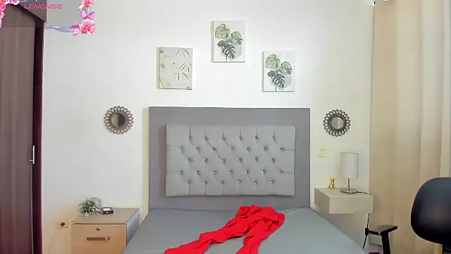 Snapshot of Kylie2211 chatting on October 2, 8:38 pm Kylie2211 online show from October 2, 8:38 pm