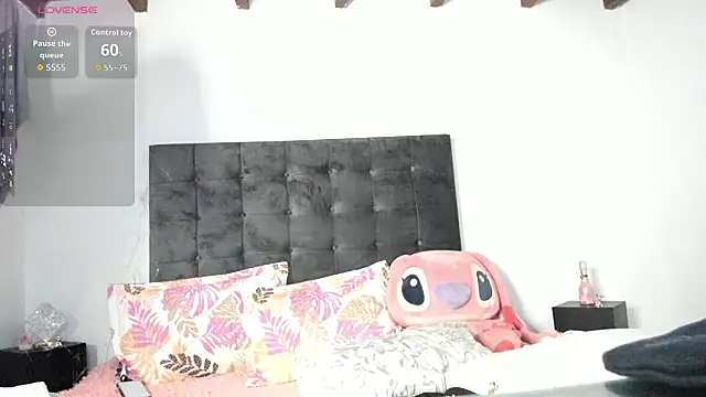 Snapshot of Kylie2211 chatting on October 24, 4:14 pm Kylie2211 online show from October 24, 4:14 pm