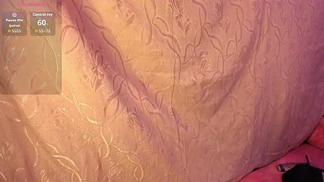 Snapshot of Kylie2211 chatting on December 15, 11:53 pm Kylie2211 online show from December 15, 11:53 pm