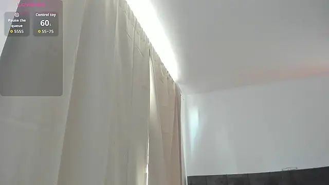 Kylie2211 online show from March 20, 6:02 pm