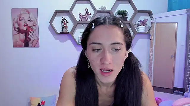 Snapshot of SharonSander chatting on February 14, 10:07 am SharonSander online show from February 14, 10:07 am