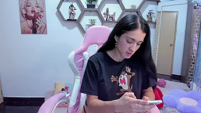 SharonSander online show from May 7, 12:27 am