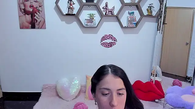 SharonSander online show from May 15, 10:50 pm