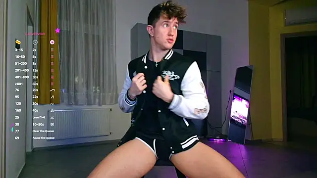 ChristianLevine  online show from November 10, 7:02 pm